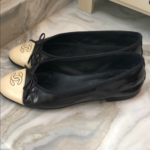 Chanel Classic CC Flats! - Picture 9 of 9